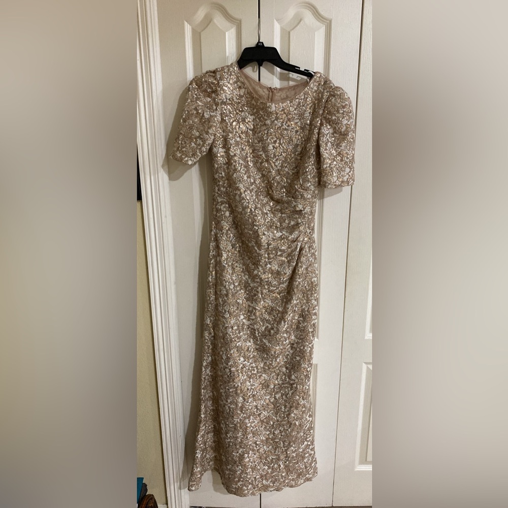 Mother of the bride dress.   Xscape gold sequence dress size 10 .
